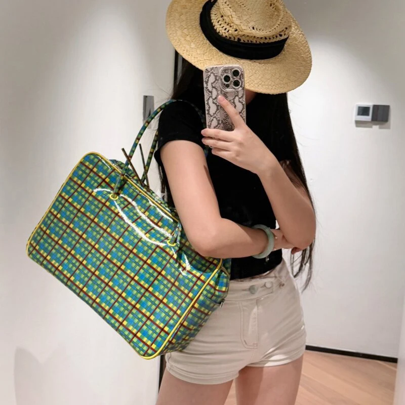 Karierte Schultertasche, Damen-Tragetasche mit großem Fassungsvermögen, minimalistische gelb-grüne Colorblock-Reisetasche mit Tragegriff – Detail 19