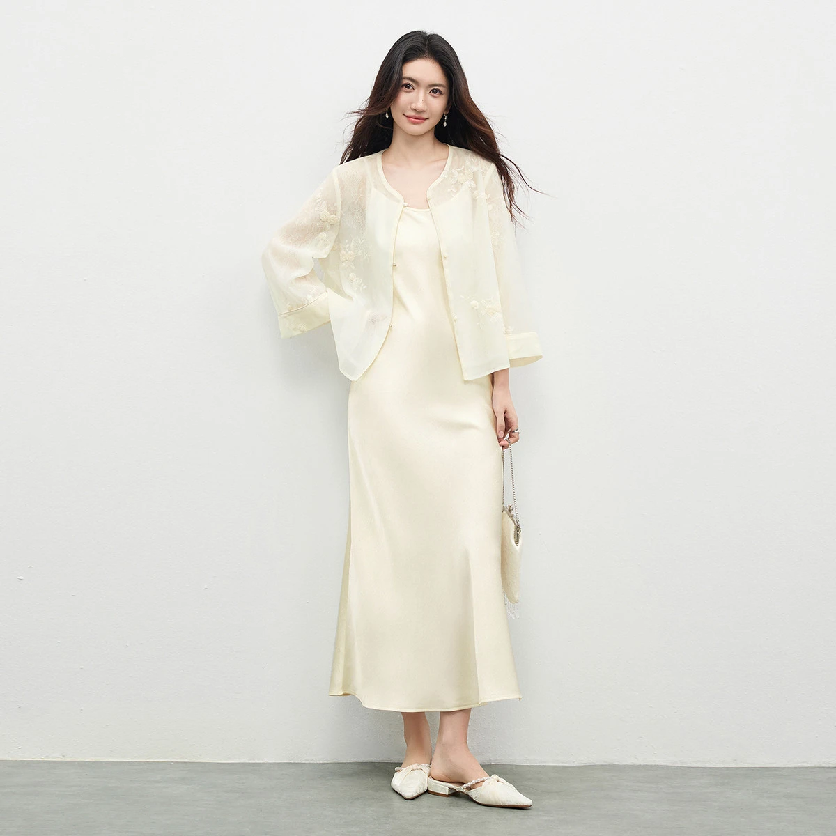 

SENTUBILA Women Three-quarter Sleeve Lightweight Top and Camisole Dress Set 2026 Spring Elegant New Chinese Style 161ZB5658Z