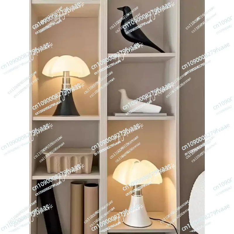 Table Lamp Mushroom Shape Creative Bedside Light Designer Desk Lamp for Bedroom Living Room Decor