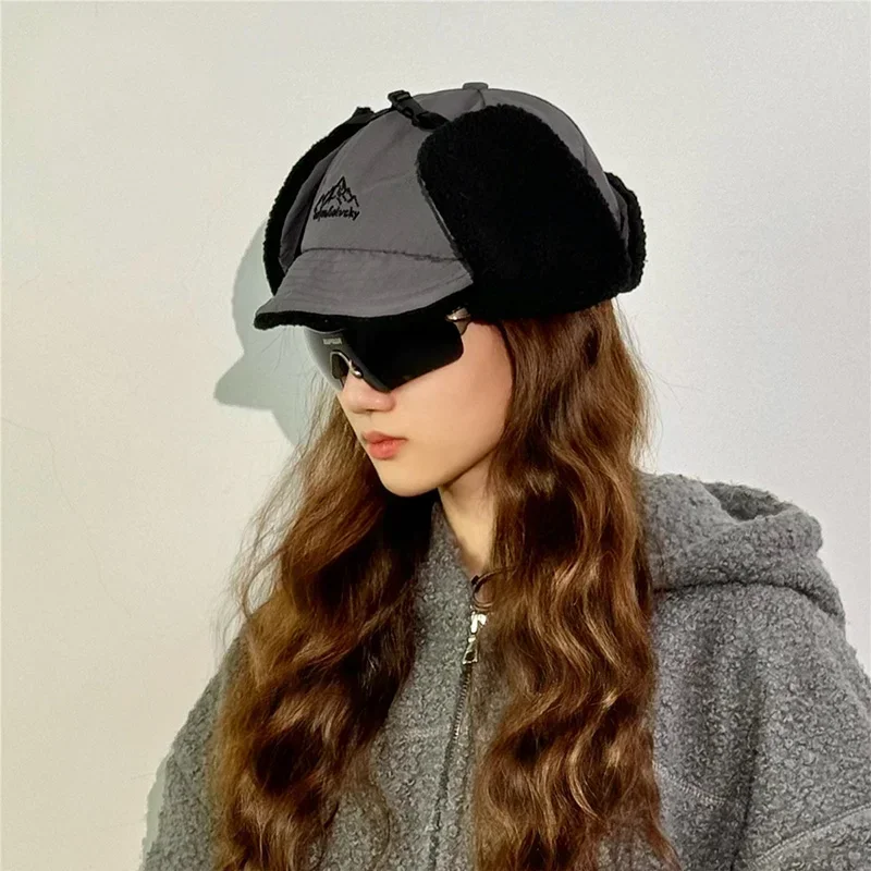 Winter Outdoor Riding Warm Fleece Bomber Hats for Men and Women Retro Contrasting Color Design Fashion Ear Protection Ski Cap