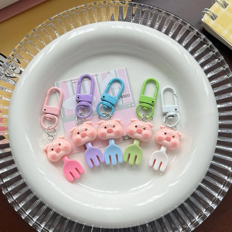 Kawaii Cartoon Piggy Fork Keychain Cute Animal Keyring Lovely Resin Key Holder School Bag Pendant Bag Backpack Ornament