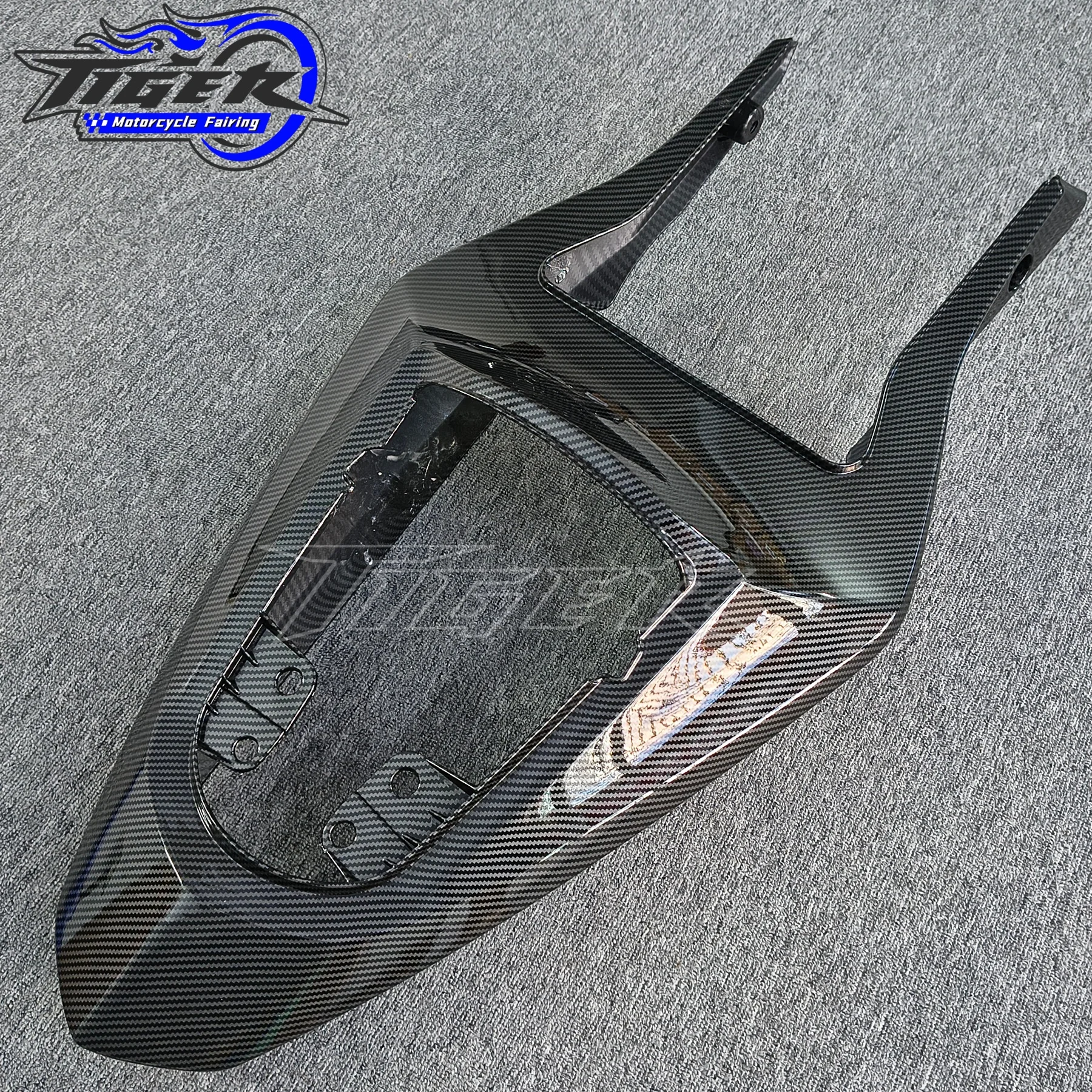 For SUZUKI GSXR GSX-R 1000 2003 2004 Carbon painted look Color Rear Upper Tail Seat Fairing Cowl