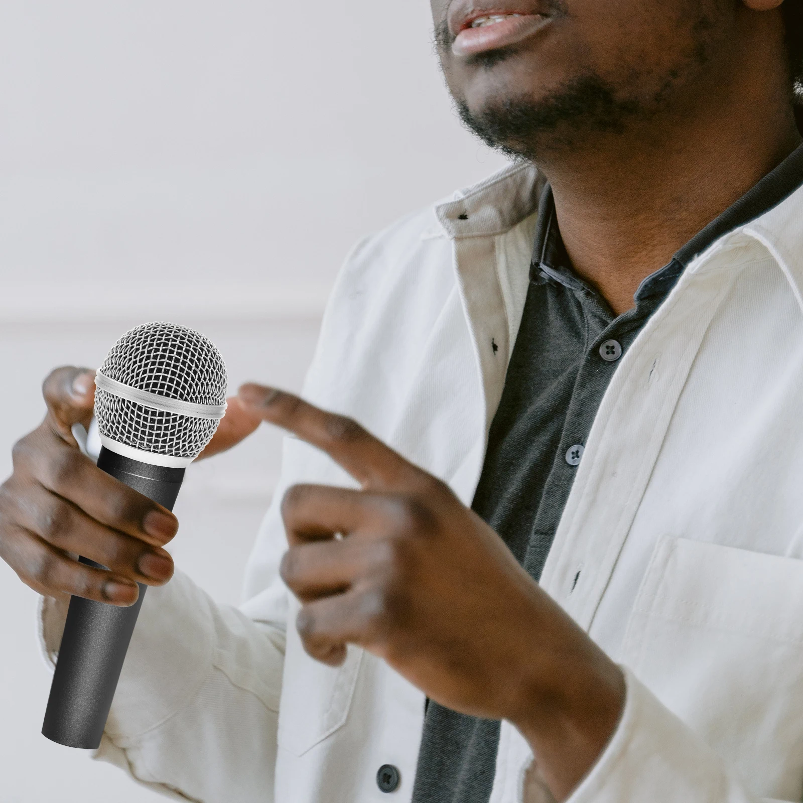 

4Pcs Microphone Head Replacement Stylish Metal Grille with Foam Filter Easy to Replace for Clear Sound Quality Microphone Grille