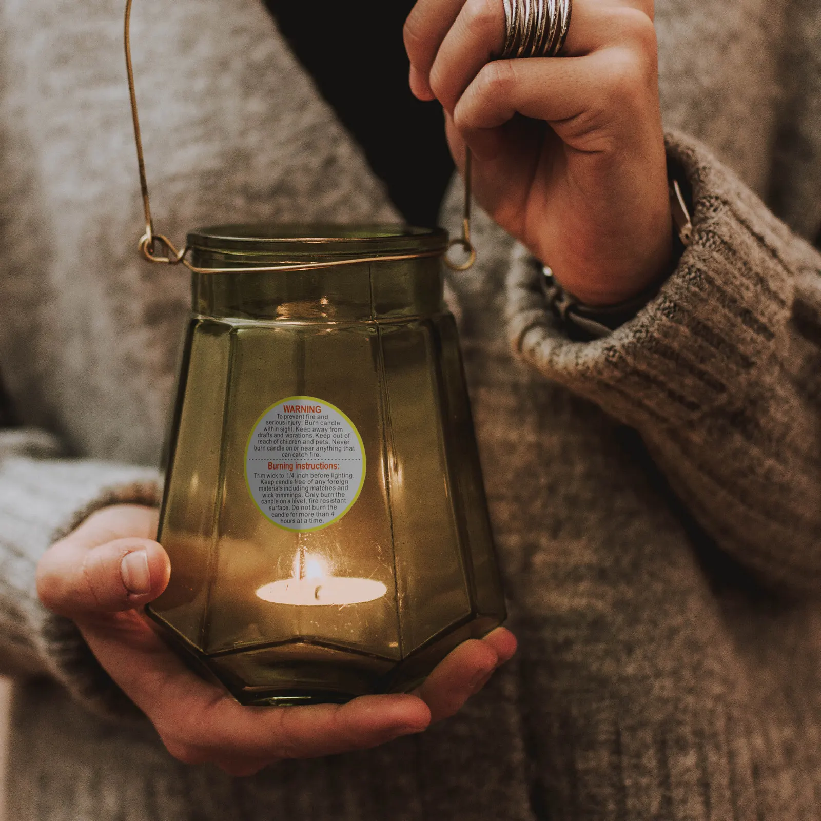 

1 Roll Safety Sticker Removable Waterproof Warning Label for Jar Container Tins Wax Melting Safety Stickers