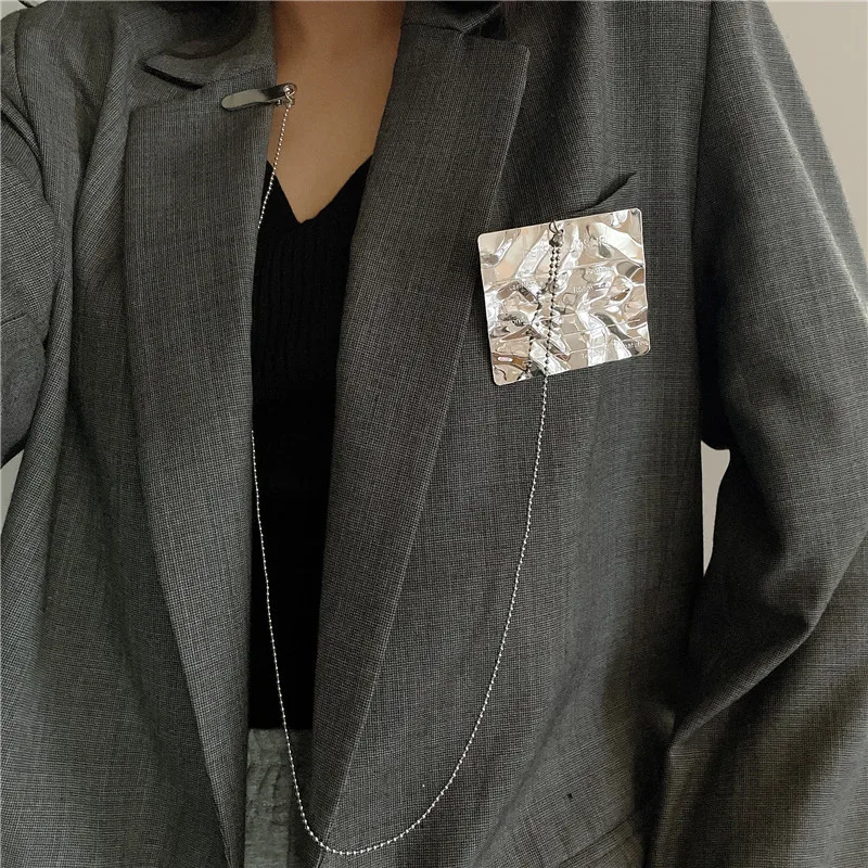 

Ins Style Metallic Silver Pleated Square Badge Decorative Brooch Pin Chest Flower Accessory for Men Women Trendy Tassel