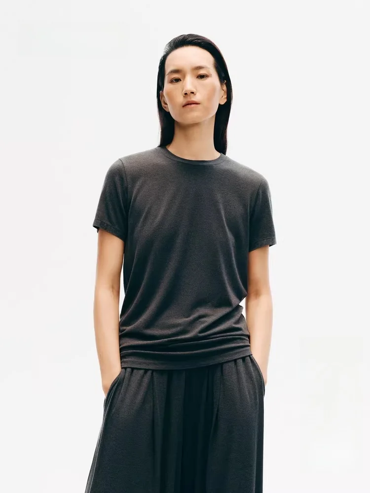 

Новая женская зимняя вязаная футболка с коротким рукавом и меховыми вставками на плечах, приталенная, для повседневной носки, женский топ