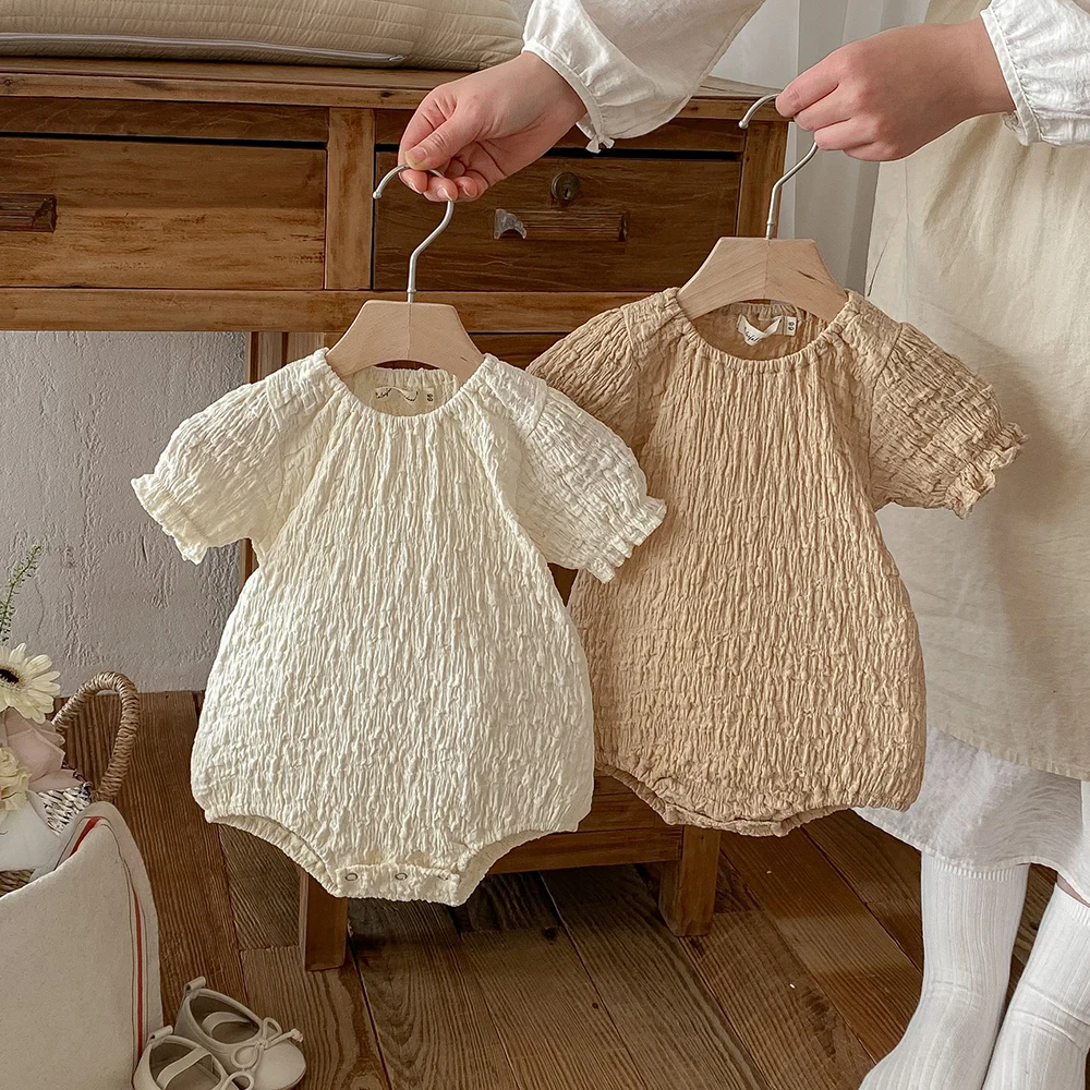 

INS Summer Baby Girls Wrinkle Short Puff Sleeve Rompers Newborn Baby Girl Bodysuits Cotton Infants Girls Jumpsuits Onesie 0-24m