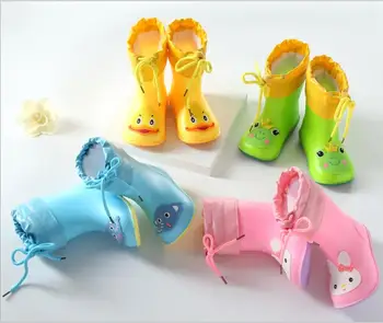 Nuovi stivali da pioggia classici per bambini con punta tonda larga Scarpe da acqua per bambini impermeabili in gomma PVC per bambini Piattaforma per stivali da pioggia adorabili dei cartoni animati