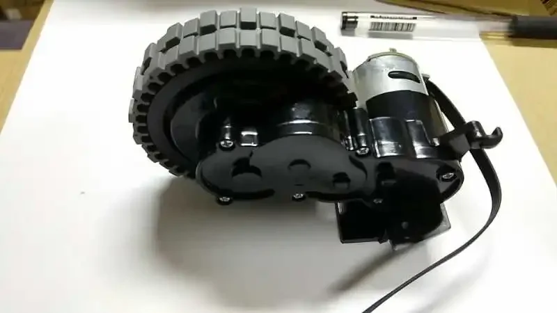 عجلة اليسار أو اليمين للروبوت مكنسة كهربائية ، Ilife V80 أجزاء مكنسة كهربائية الروبوت ، وتشمل عجلات V80 المحرك