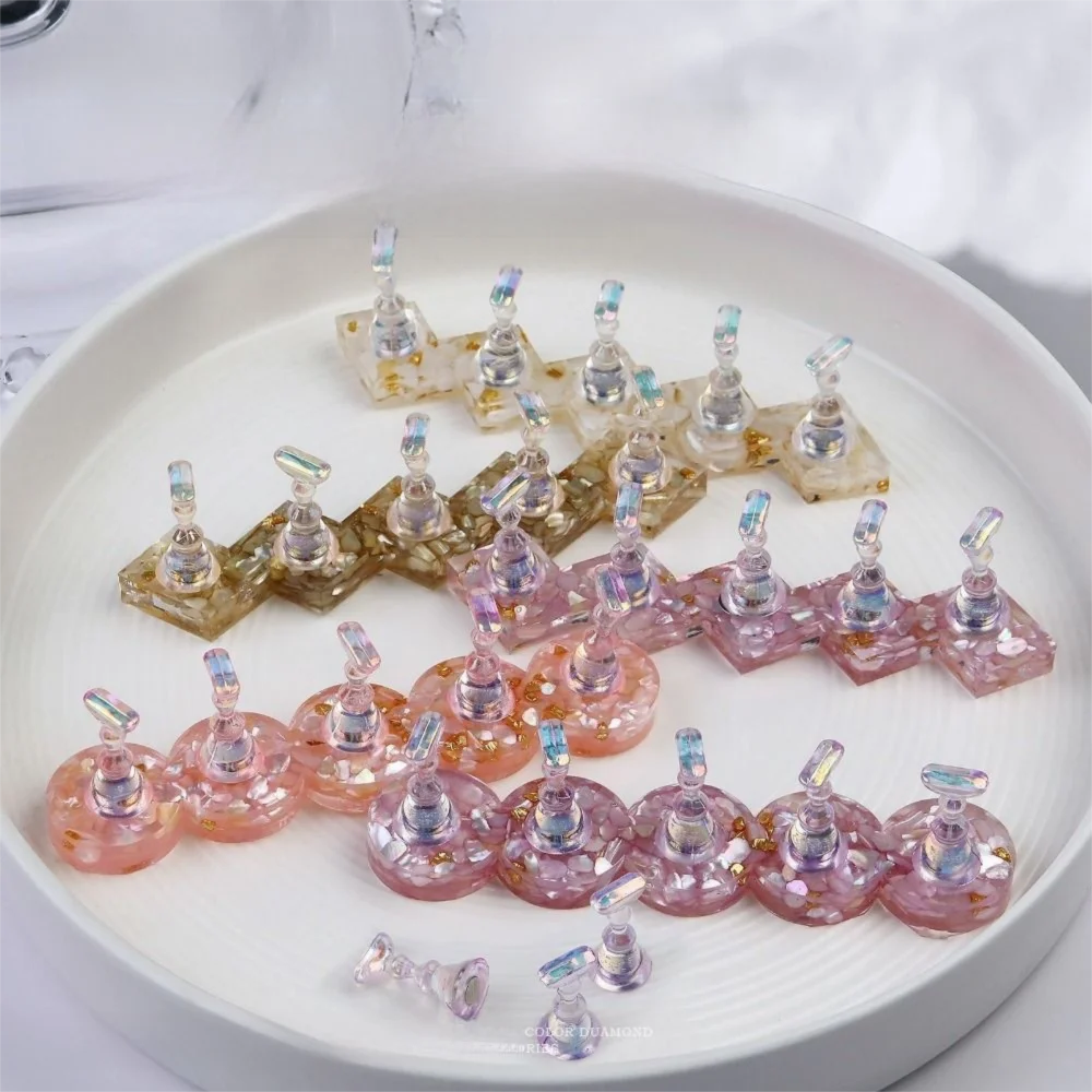 

Square/Round Base Magnetic Nail Holder Reusable 5 Nail Holders Acrylic False Nail Stand Detachable Easy to use