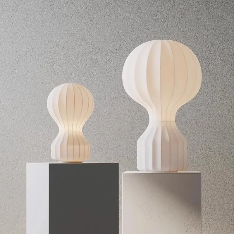 

Cream silk desk lamp designer creative design suitable for living room bedroom homestay atmosphere decoration