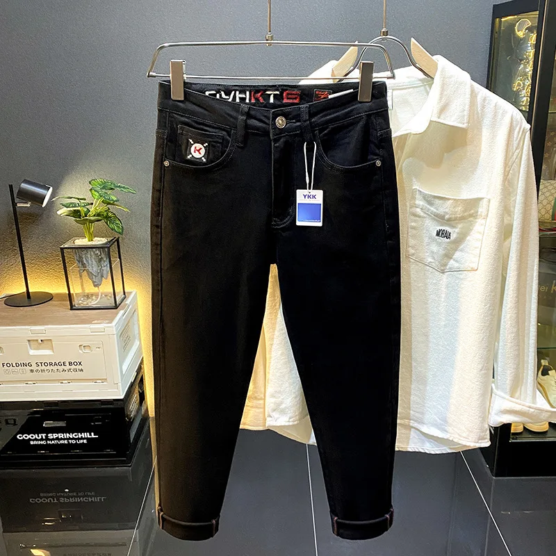 Jeans neri puri da uomo 2024 primavera e autunno nuovi pantaloni Skinny lunghi elasticizzati elasticizzati di tendenza del ricamo