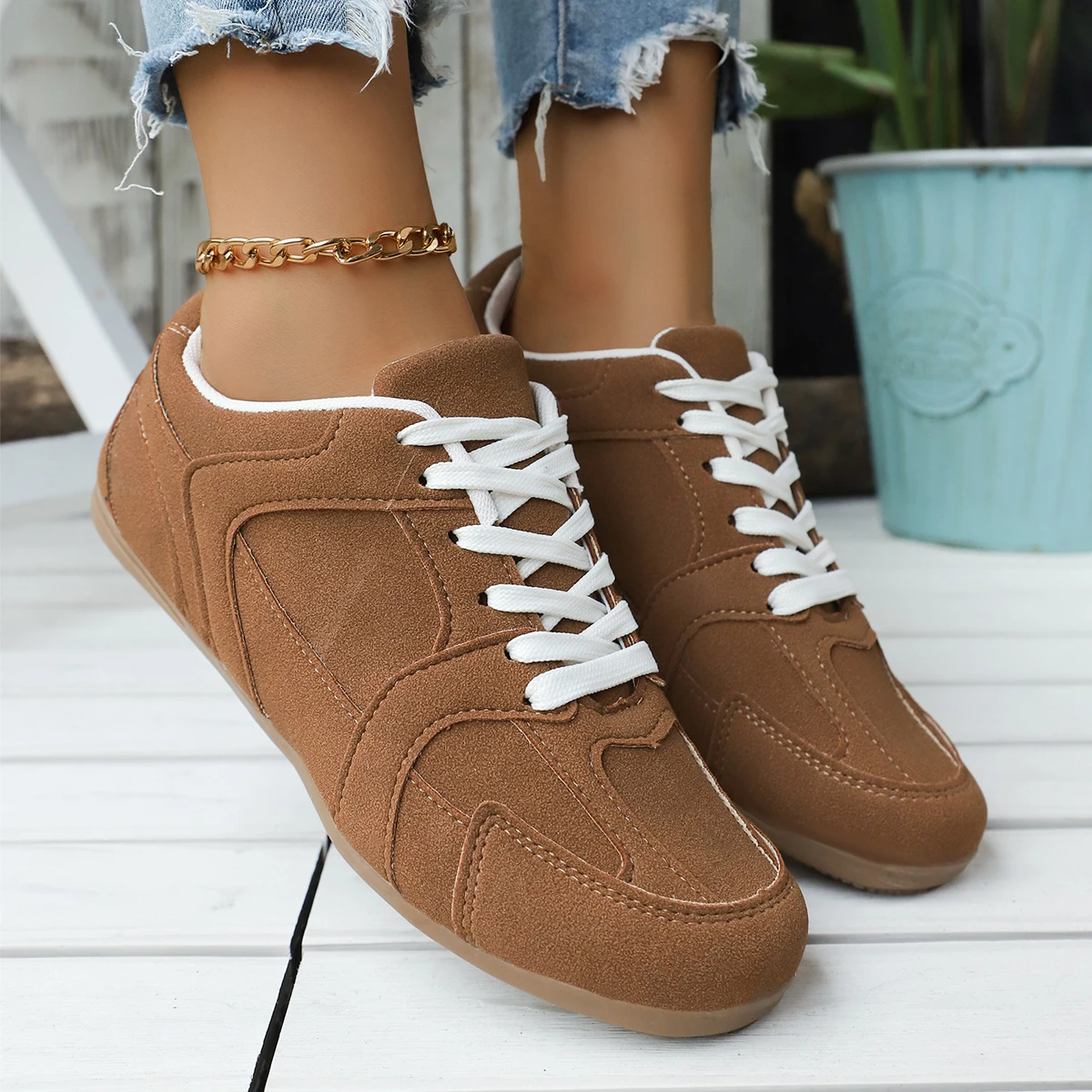 أحذية تدريب ألمانية جديدة لعام 2025 مع زيادة الارتفاع متعدد الاستخدامات ونعل ناعم أحذية رياضية للجري للسيدات