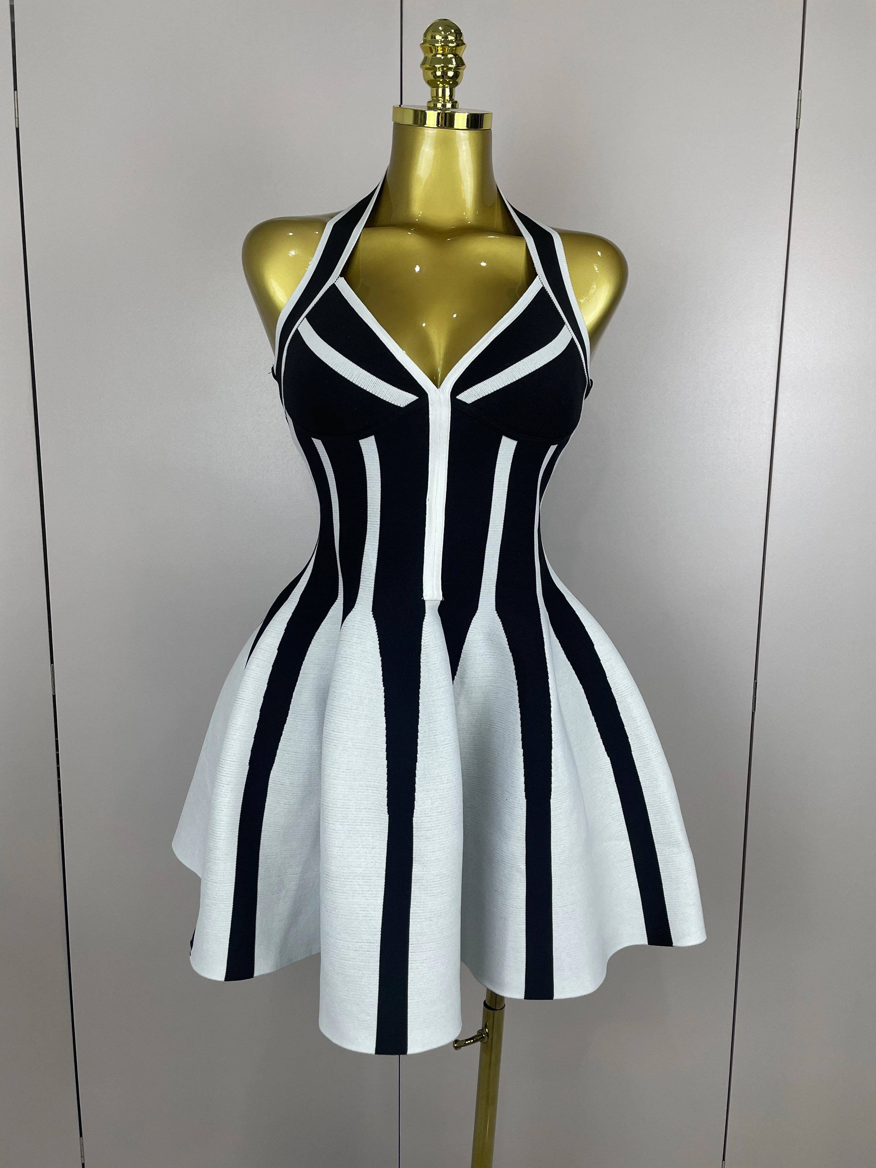 Sexy Backless Zwart Wit Strepen Halter Bandage Een Lijn Korte Jurk 2025 Vrouwen Celebrity Elegante Avondfeest Vakantie Club Jurk