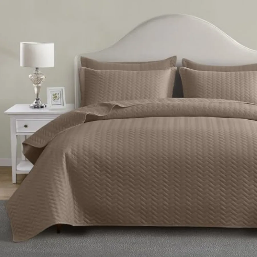 

Quilt Set Twin Size Brown Lightweight Bedspread Ultrasonic Chevron Pattern Light Coverlet for All Season Comforter Bedding Deco