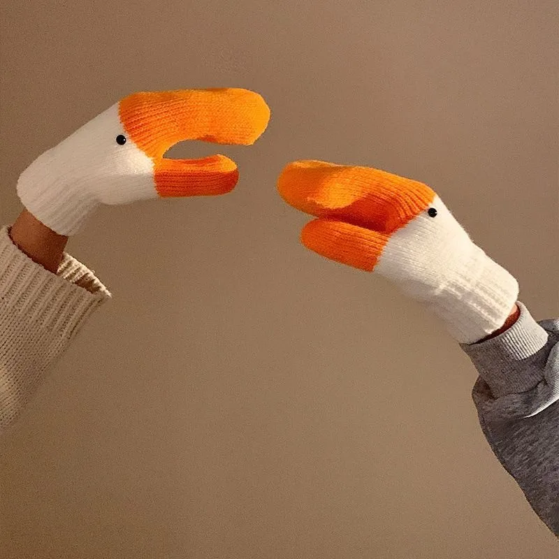 A Pair of Creative and Funny Goose Yarn Connected Finger Gloves for Women in Autumn and Winter, Warm and Thickened with Fleece