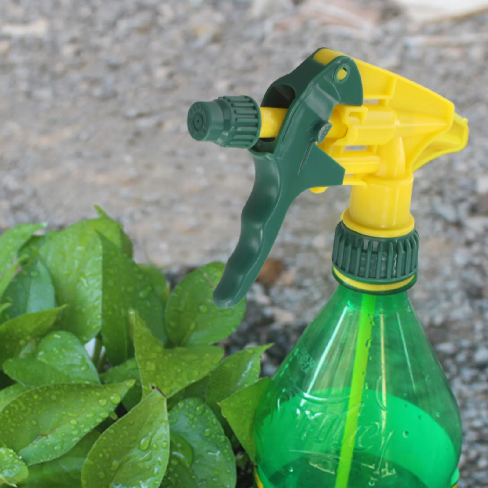 10 Replacement Trigger Sprayer Nozzles Dual Functionality for Stream and for mist Spray Fits Most Standard Bottles