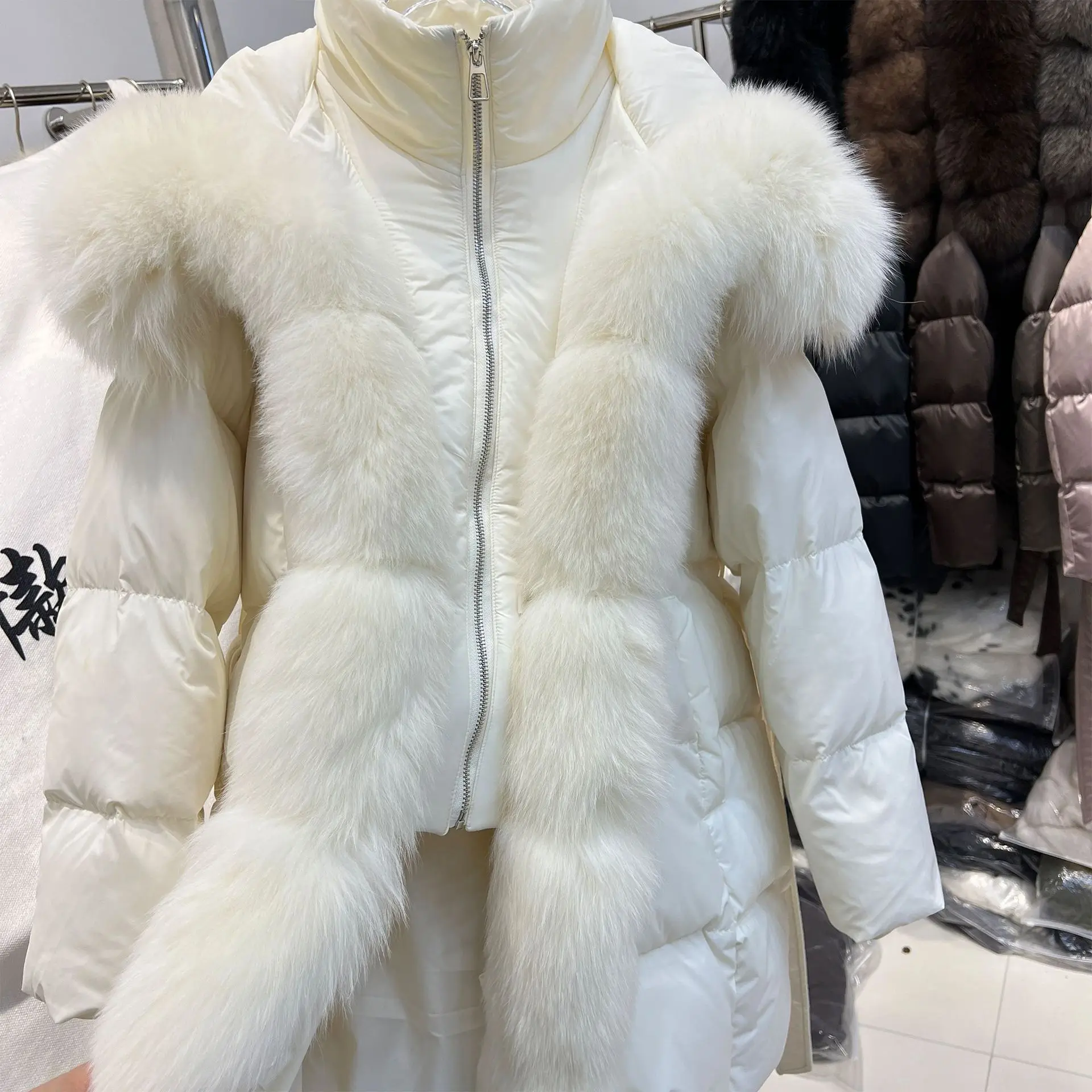 Chaqueta de plumas de ganso blanco para mujer, chaqueta acolchada con capucha de piel de zorro auténtica, abrigo de nieve acolchado medio largo grueso y cálido para invierno 2026