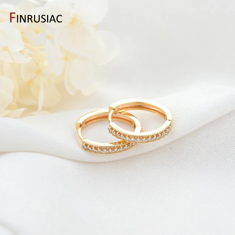 Luxuriöse Regenbogen-Zirkon-Creolen für Frauen, 14 Karat vergoldetes Messing, runde Huggie-Ohrringe, Hochzeitsschmuck, Geschenk – Detail 21