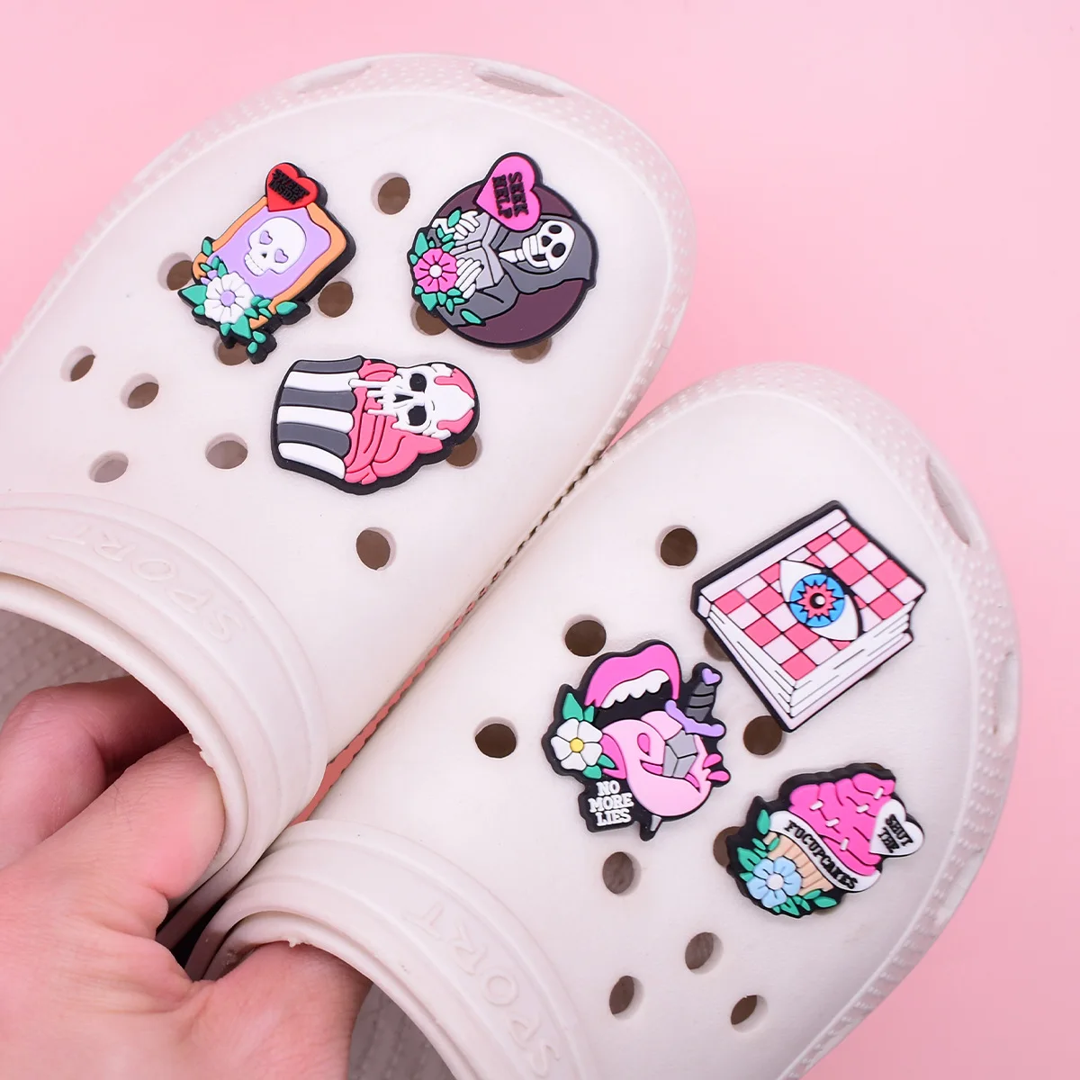 Gothic Skull Shoe Charms, Spooky Cute Dark Aesthetic Silicone Croc PVC Shoe Decorations  For Clogs Wristband, Teens Party Gift
