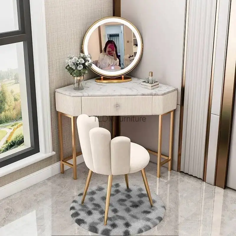

Luxury Triangle Dresser Modern Minimalist Corner Light Small Apartment Locker Makeup Table Bedroom Velvet Fold Craft Furniture