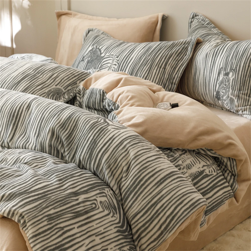 

Thicken Milk Fleece Bedding Set Winter Warm Double-Sided Coral Velvet Four-Piece Sets Duvet Cover Skin-friendly Quilt Cover Sets