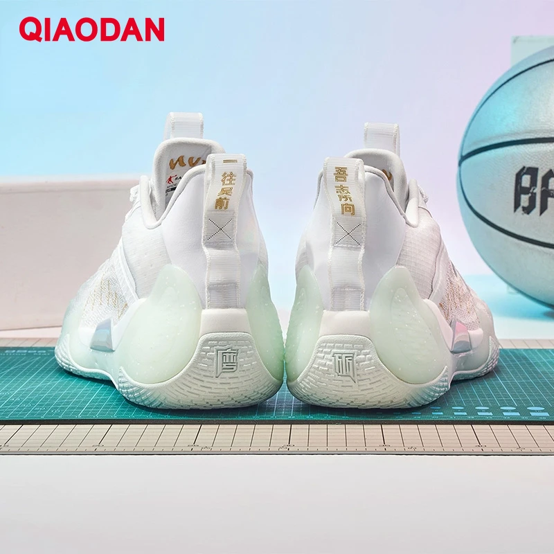 QIAODAN Fangs Pro SE sepatu basket pria, sneaker profesional atletik pakaian keras baru 2024