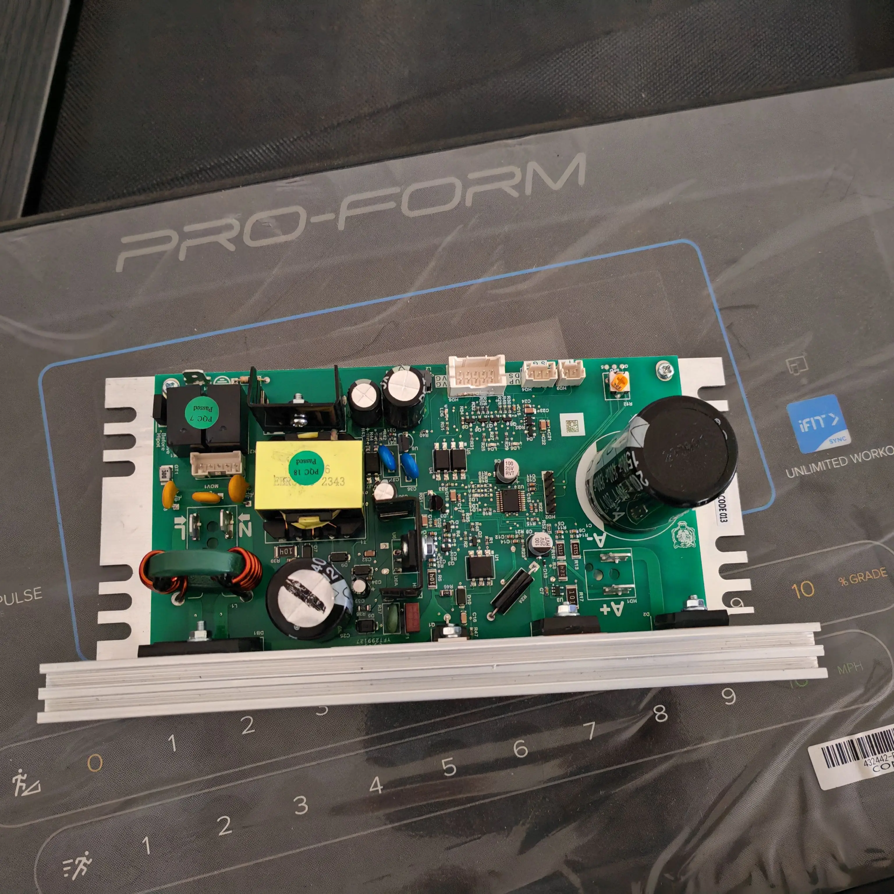 

for Aikang lCON treadmill main board controller circuit board original 110VmC1648dlS18w50w