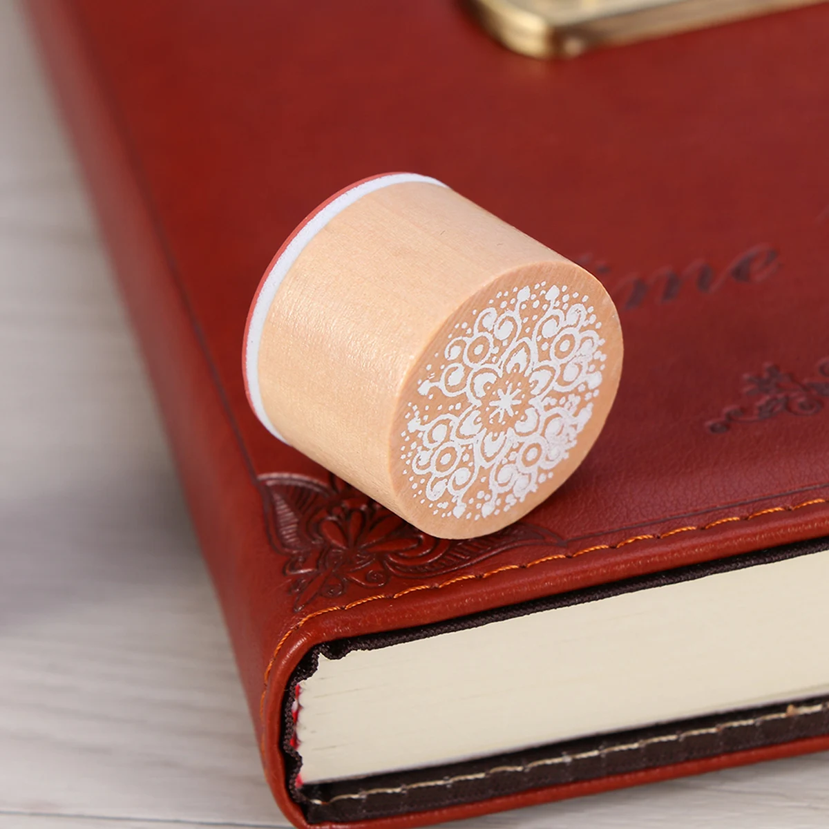 

100 Wooden Circle Stampers Square Shape Wood Stamps Party Favors Kids Event Goodie Bags Arts Crafts Vintage Seals Bamboo Lace