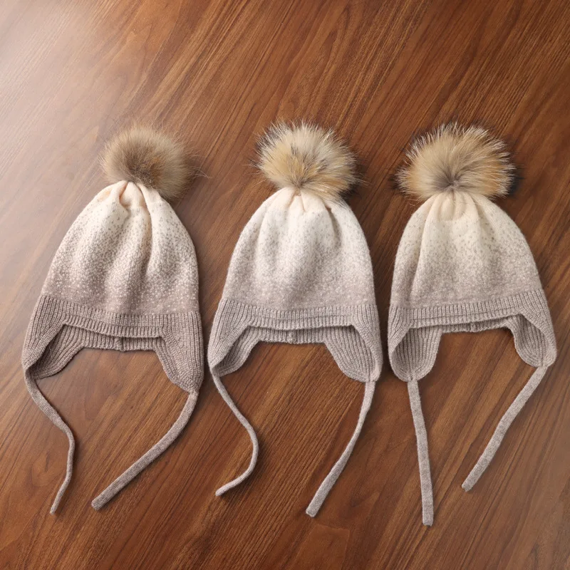 قبعة كشمير للرجال والنساء، قبعة سميكة من الصوف المحبوك للخريف والشتاء مع بوم بوم، حماية الأذن، وأسلوب عائلي