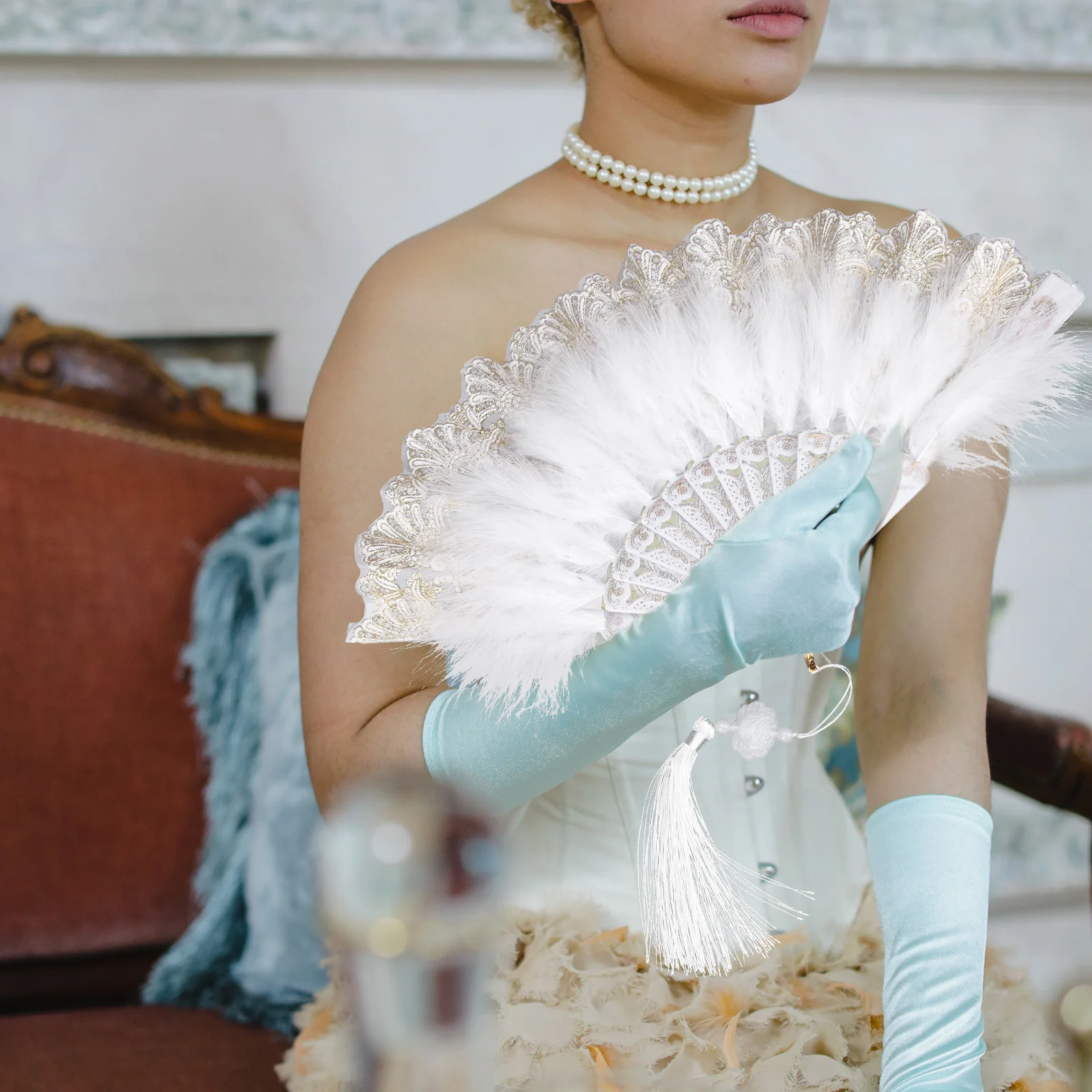 

2Pcs Plume Fans Handheld Folding for Wedding Bridal Party Dance Performance Vintage Style Elegant Decorative Lady Fan Prop