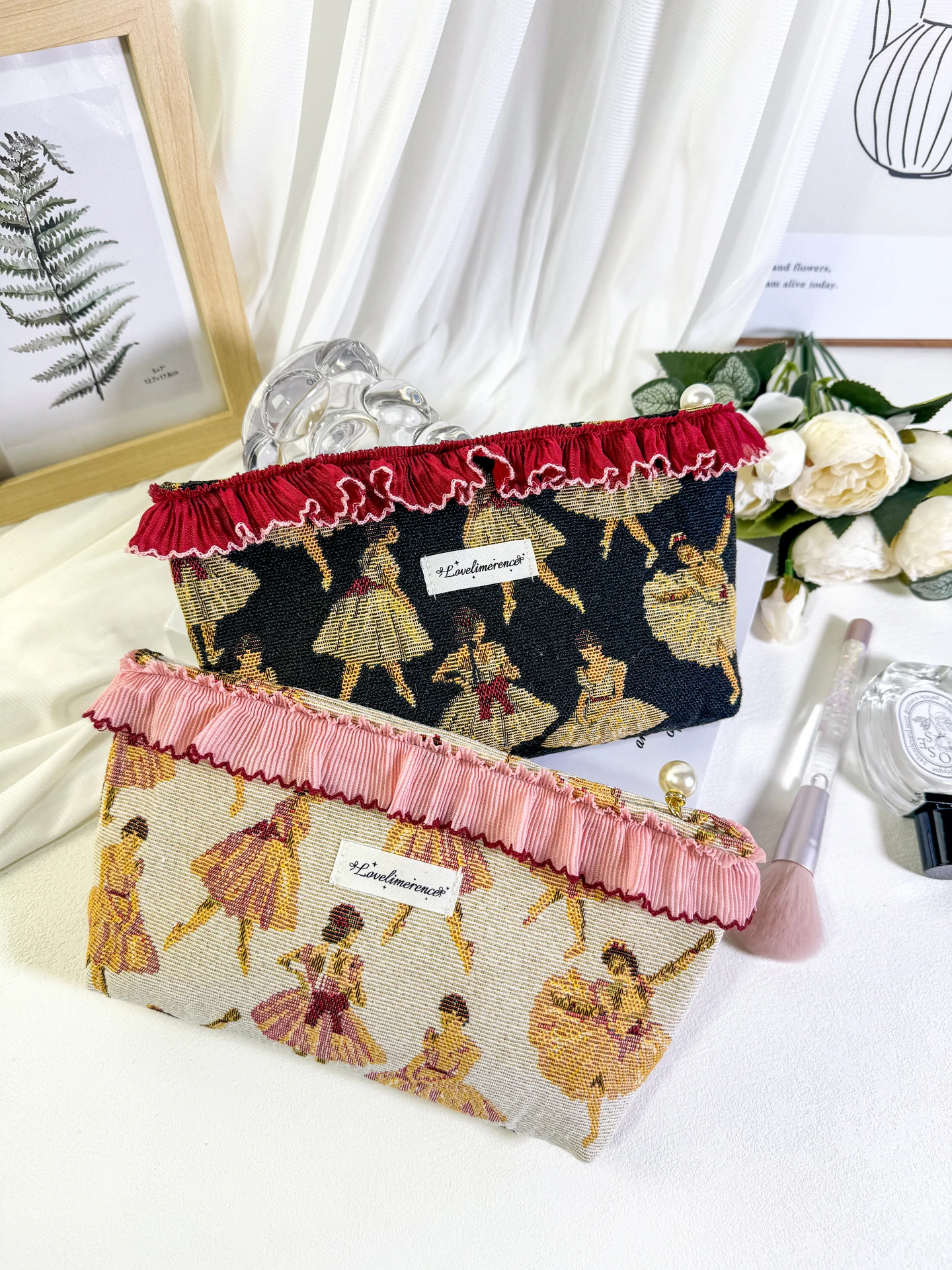 Portable Small Size Makeup Bag Korean Style Handbag Style Storage Pouch for Lipstick Sanitary Napkins And Coins Beauty Essent...