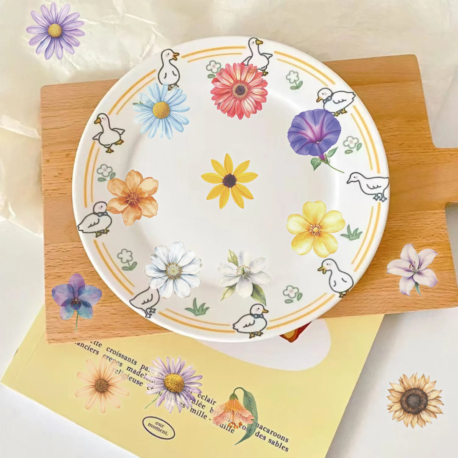 50 Stück Retro-Blumen-Aufkleber, wasserdicht, transparent, PET-Graffiti-Aufkleber, mattes Finish, unregelmäßige Formen für Laptops, Wasserflaschen
