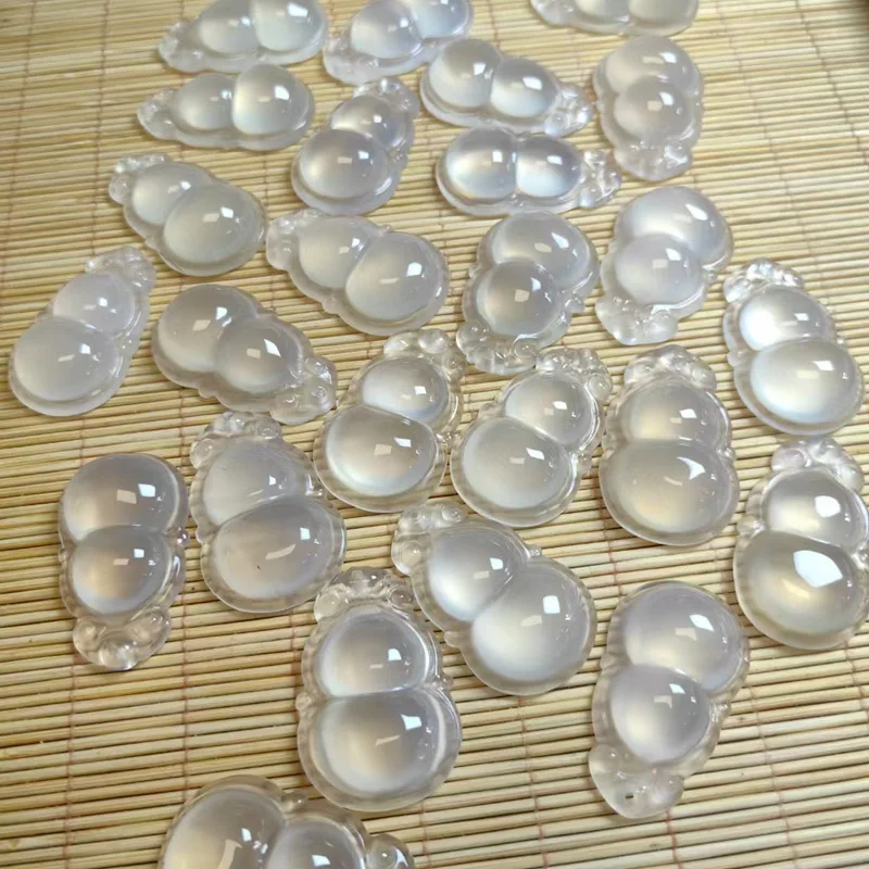 

High-quality pendant, natural chalcedony Ruyi gourd necklace