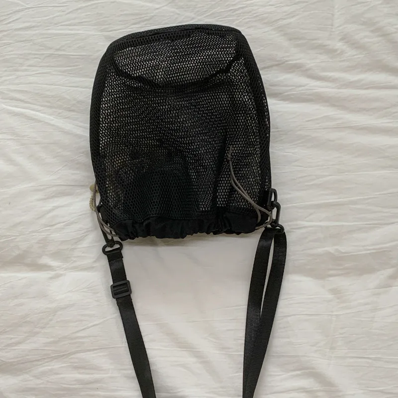 

Sweet and Unique Mesh Bucket Bag with Large Capacity for Shoulder Use2025New style girls' vacation beach bag crossbody bag