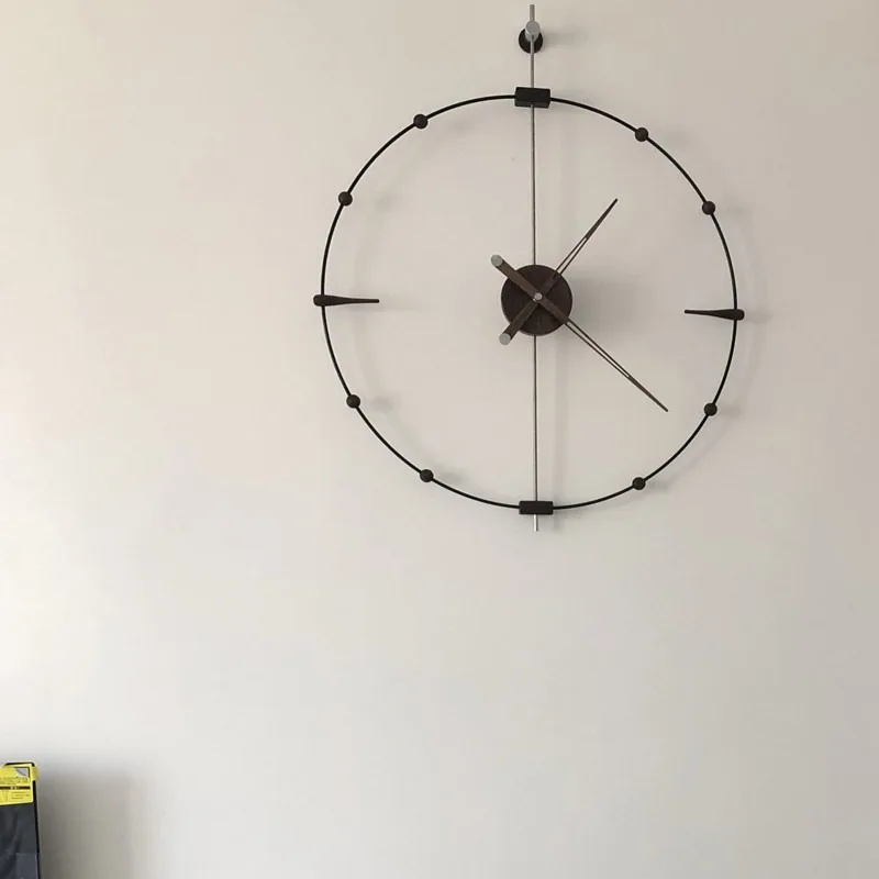 Luxury Spain Wall Clocks Silent Study Wall Clocks Ornament Creative Hollowed Hotel Wall Clock Decor Office Home Decoration