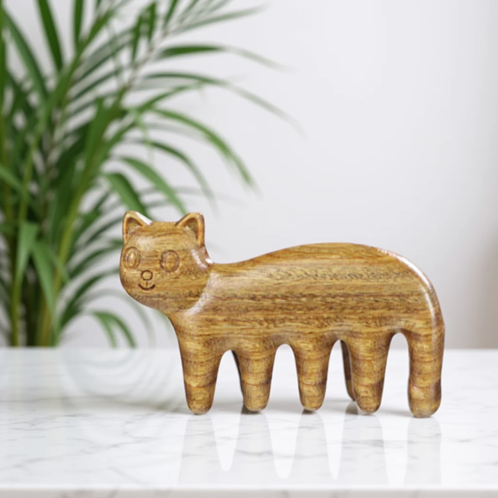 

Manual Scalp Massager Comb Cat Shape Sandalwood Head Care Tool for Hair and Face Eye Massage Anti Static Wide Tooth Wooden Comb