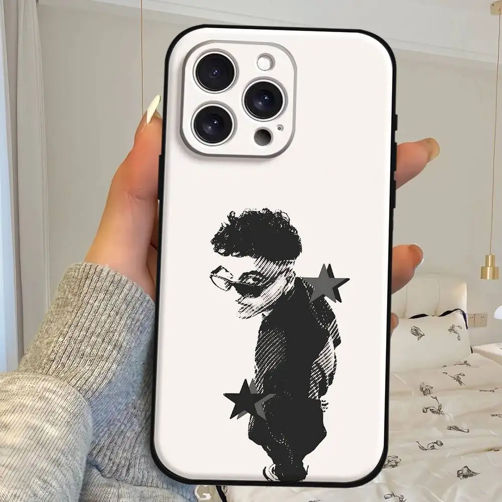 حافظة هاتف Alvaro Diaz Coco Singer غلاف أسود لهاتف آيفون 17/16/15/13/14 Pro Max/ 11 Plus/X/Xr/Xs Max/12 نماذج متوافقة صغيرة #4