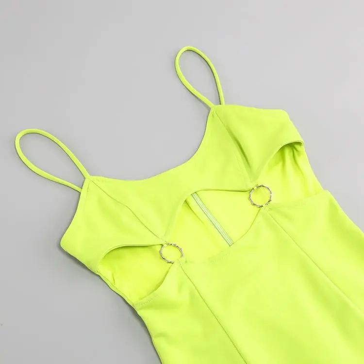 ชุดเดรสสั้นรัดรูปทรงเอ สีเขียว สายเดี่ยว ประดับคริสตัล โชว์หลัง สำหรับงานเลี้ยงกลางคืน