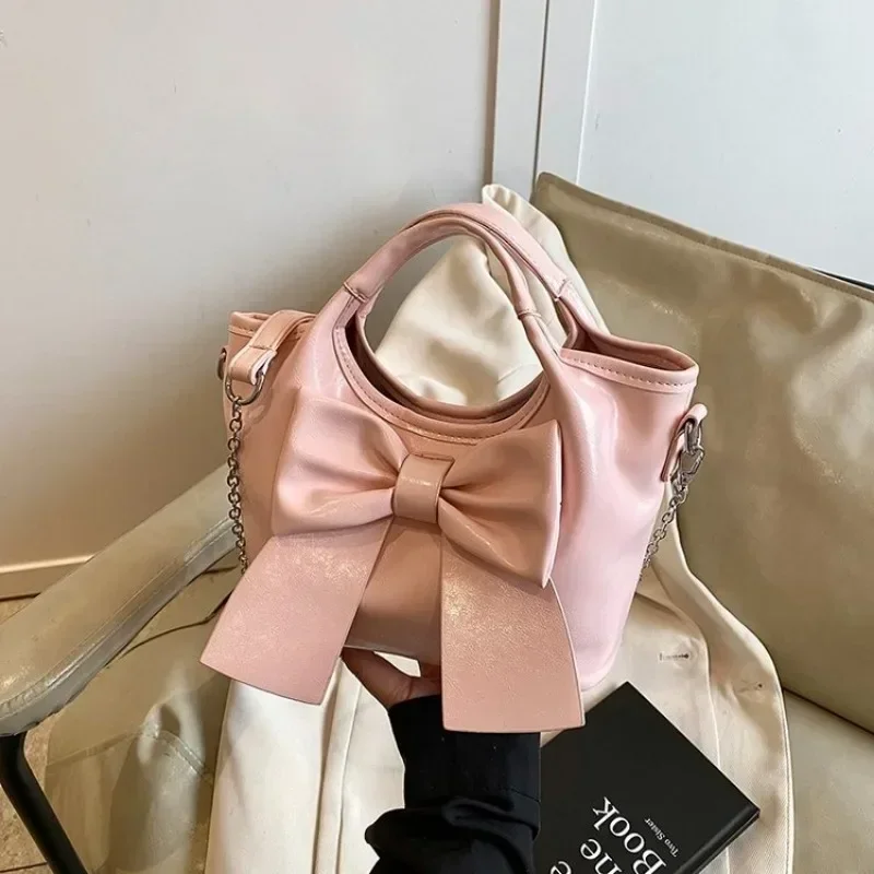 

Сплошной цвет с застежкой из искусственной кожи, изысканные модные классические сумки через плечо 2026, горячая распродажа, милые популярные сумки для женщин, чувство роскоши