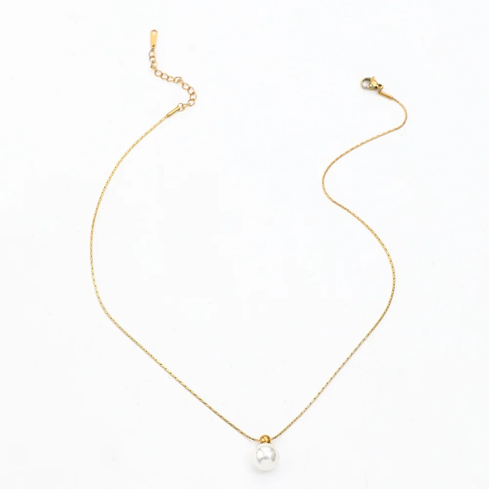 Fashionable Minimalist Stainless Steel Faux Pearl Pendant Necklace Suitable for Women