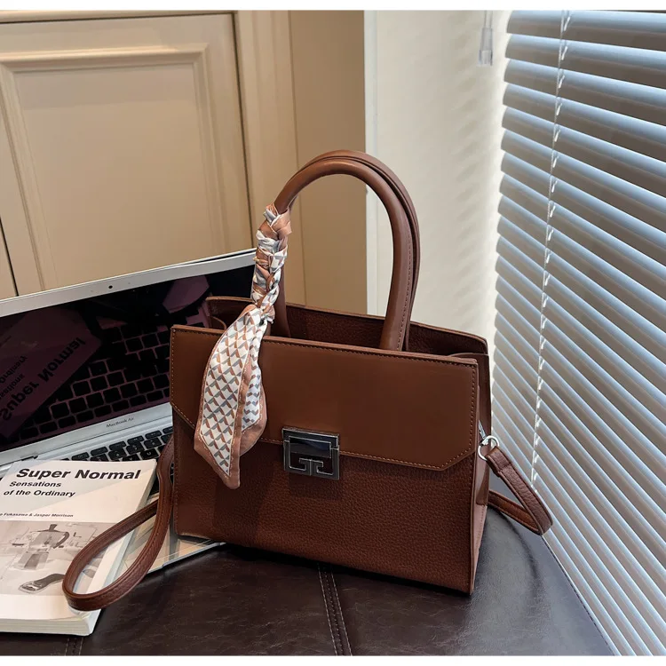 빈티지 스타일 여성용 토트백 2025 넉넉한 메신저백 PU 가죽 조절 가능한 크로스바디 스트랩 대학 출퇴근용