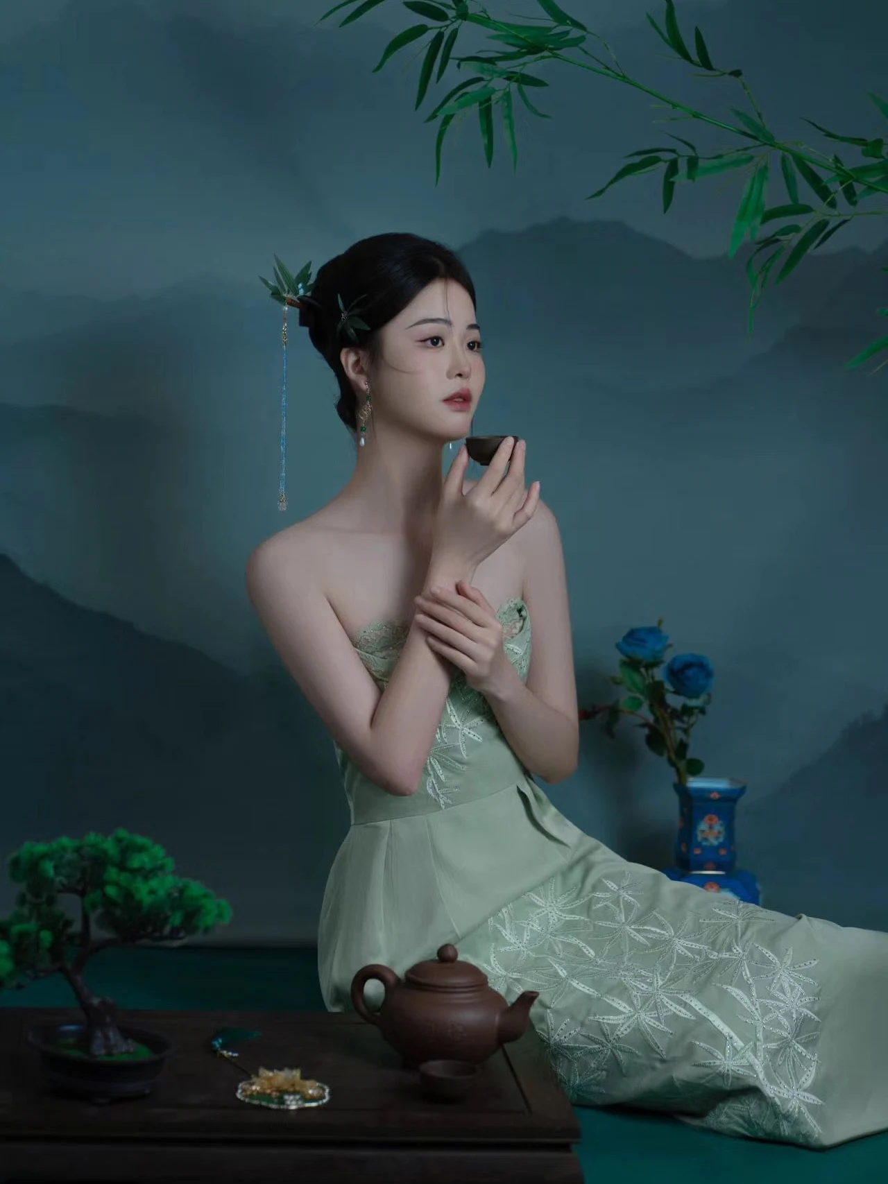 

Elegant Vintage Photography Studio Theme High Fashion Atmosphere Girl Artistic Portrait Clothing New Chinese Style