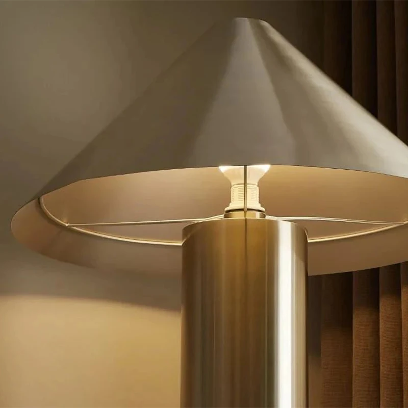 Floor lamp, suitable for placing next to the sofa in the living room