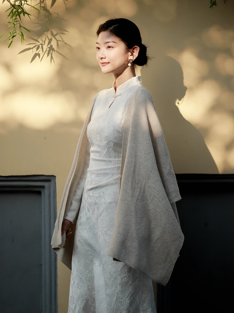 

Yueng новый китайский Sle National Wind улучшенный шелковый длинный све для похудения новогодний длинный доктор с вышивкой