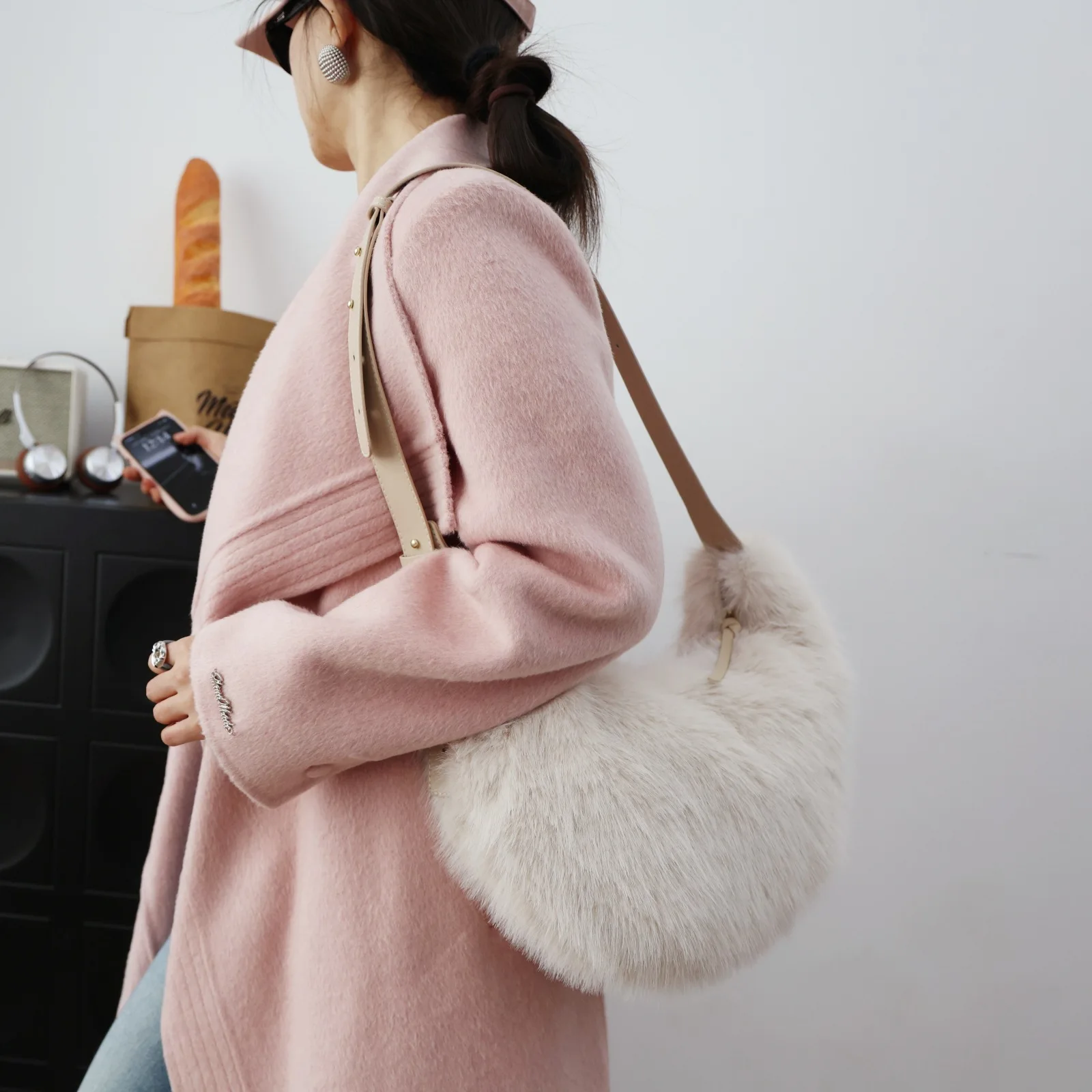 New Plush Dumpling Bun Moon Tooth Bun Premium Shoulder Bun Large Capacity Crossbody Bag Imitation Fox Hair