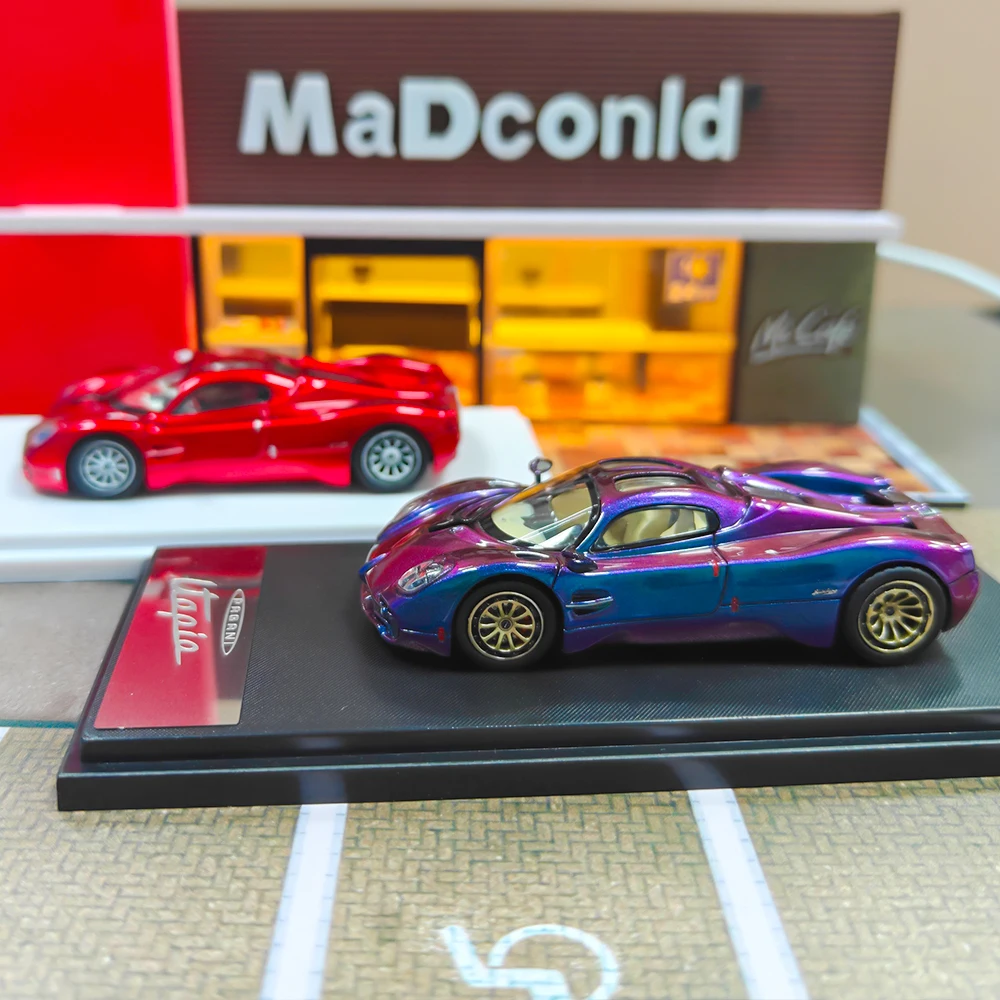 XF モデル 1:64 Utopio 合金車モデル静的コレクション装飾ホリデーギフトおもちゃ