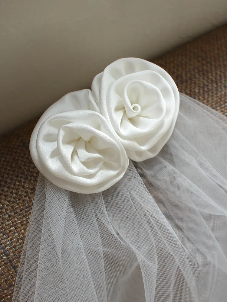 

Lovely Short Bridal Veils with Handmade Flowers Cute Wedding Veils Wedding Accessories