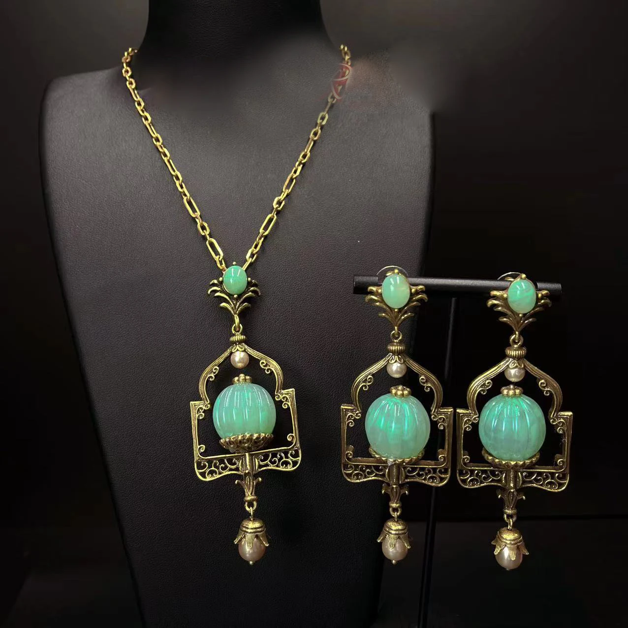 

Винтажные элегантные серьги в стиле французского дворца в стиле ретро, ожерелье, новые уникальные комплекты ювелирных изделий в китайской тяжелой промышленности для женщин