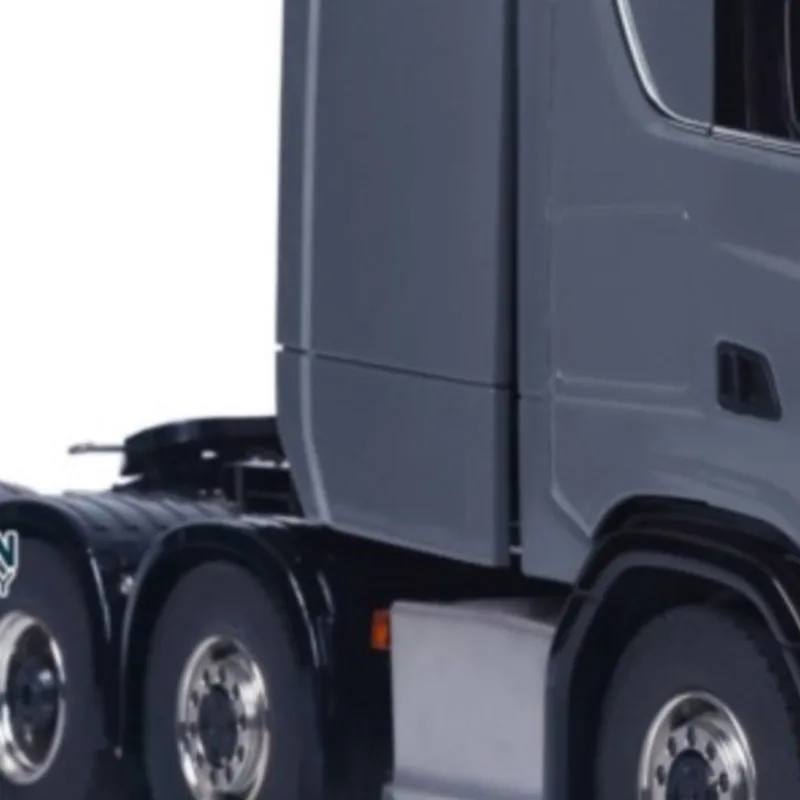 

Радиоуправляемый трактор-грузовик 8X8 770S, масштаб 1:14, модель с металлической трансмиссией, раздаточной коробкой, 3-скоростной коробкой передач, светом и звуком